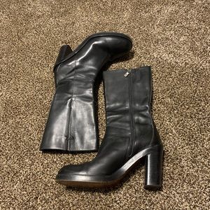 Donald J Pliner leather heel boots